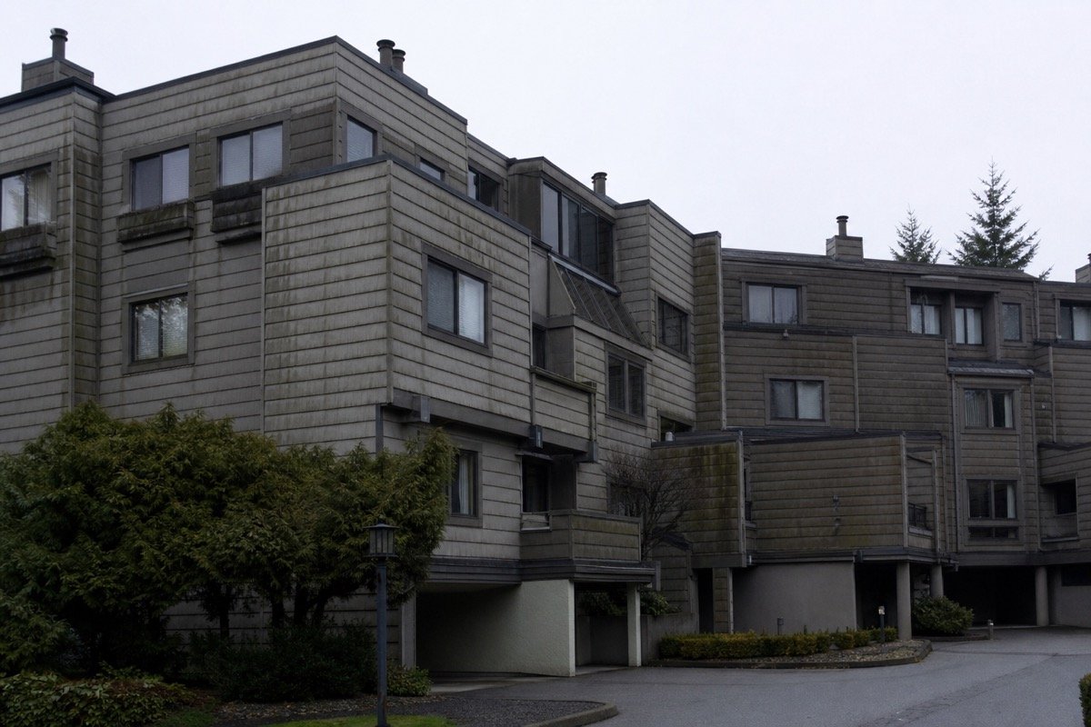 Rainscreen upgrade — 12-unit townhouse complex — before